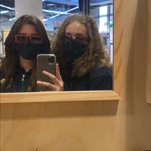 Meet your Posher, Stella